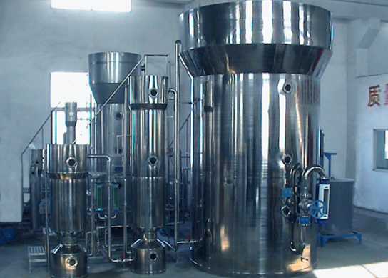 三塔式、四塔式流動(dòng)床是一種新型離子交換設(shè)備，它突破了傳統(tǒng)的固定床、移動(dòng)床等離子交換設(shè)備停床再生、清洗的工藝過(guò)程，簡(jiǎn)化了水處理的工藝流程，廣泛應(yīng)用于各行業(yè)軟水處理。該設(shè)備做1999年獲得《國(guó)家建設(shè)部建設(shè)推薦產(chǎn)品》榮譽(yù)。